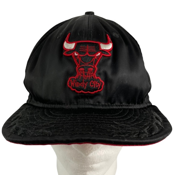 Chicago Bulls Unique Embroidered Brim Sleek New Era Hardwood Classics Patch M/L - Picture 14 of 16